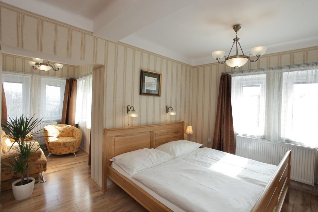 Hotel Štekl - Hrubá Skála Kültér fotó