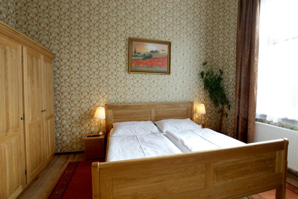 Hotel Štekl - Hrubá Skála Kültér fotó