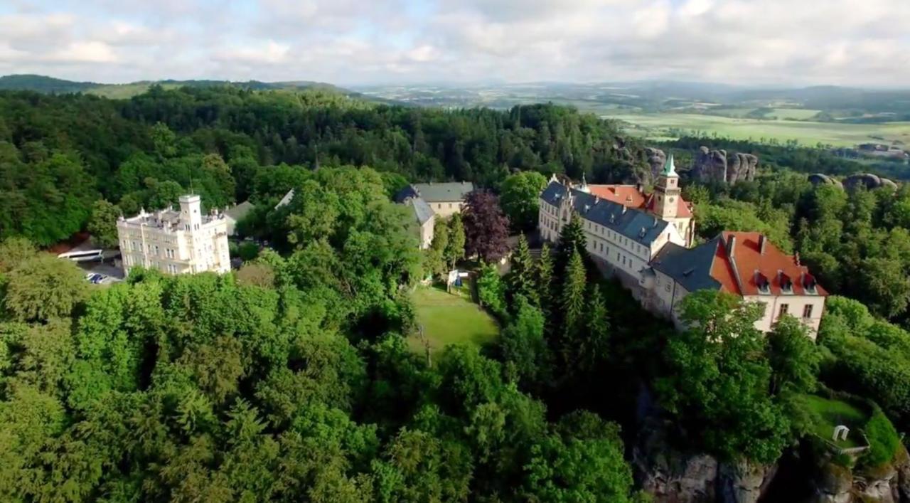 Hotel Štekl - Hrubá Skála Kültér fotó
